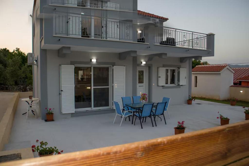 babis house